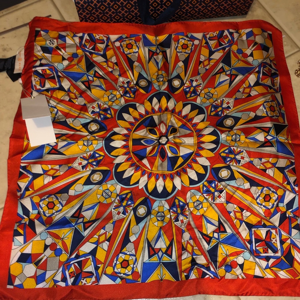 Tory Burch multi-kaleidoscope neckerchief NWT’s